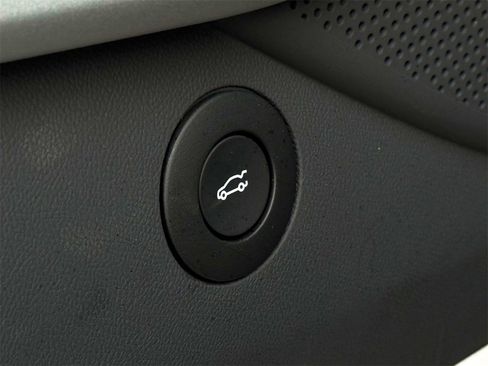 Used 2023 Chevrolet Camaro LT w/ Technology Package image 29