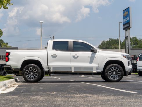 Used 2023 Chevrolet Colorado LT w/ LT Convenience Package III RWD image 5