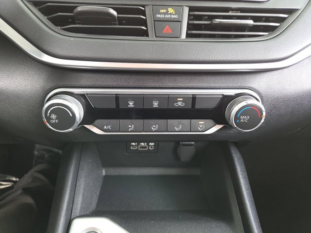 Used 2022 Nissan Altima 2.5 SV FWD image 15