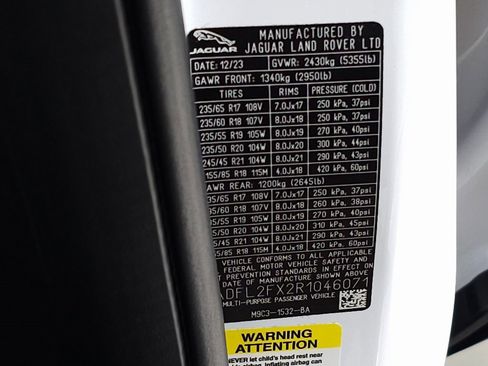 Used 2024 Jaguar E-PACE R-Dynamic SE image 40