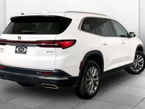 Used 2025 Buick Enclave Preferred FWD image 45