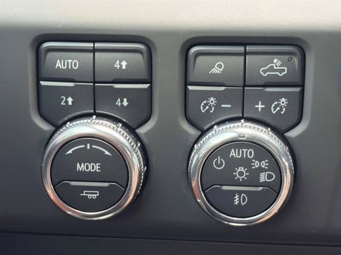 Used 2025 GMC Sierra 2500 Denali Ultimate AWD/4WD image 17