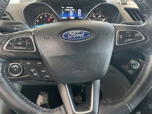 Used 2019 Ford Escape Titanium AWD/4WD image 16