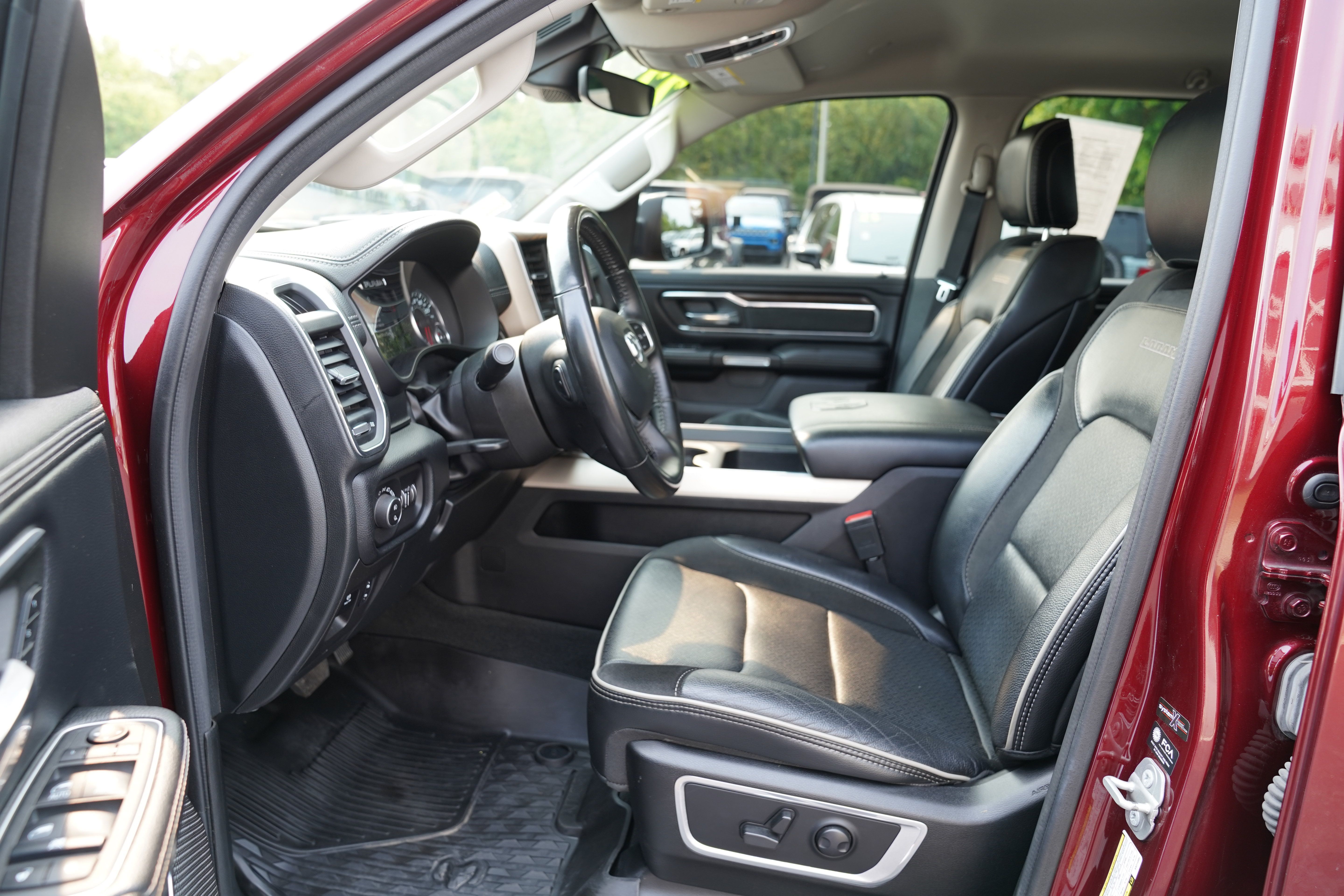 Used 2022 RAM 1500 Laramie AWD/4WD image 4