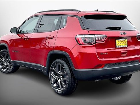 New 2026 Jeep Compass Latitude image 3