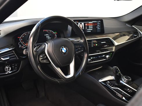 Used 2020 BMW 530i w/ Convenience Package image 19