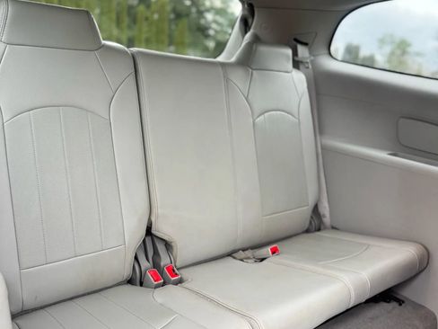 Used 2015 Buick Enclave Leather image 9
