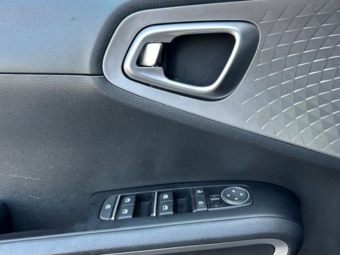Used 2023 Kia Soul LX w/ Option Group 015 image 11