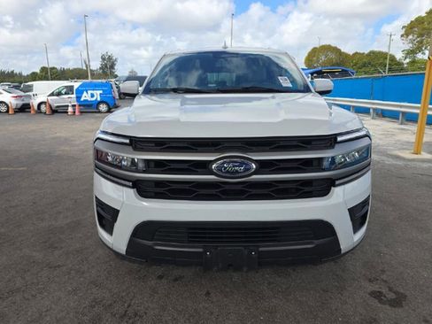 Used 2024 Ford Expedition Max XLT image 3