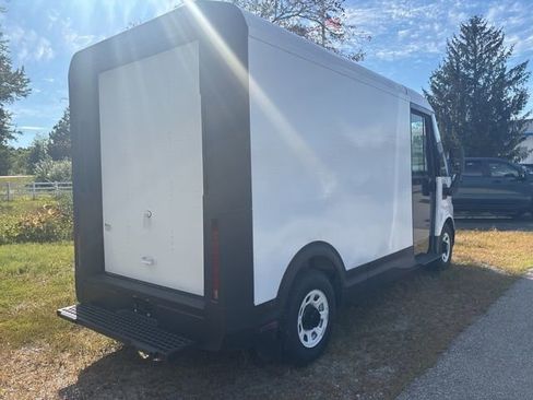 Used 2024 Chevrolet Brightdrop 400 w/ Commercial Equipment Package image 4