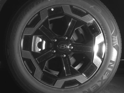 Used 2026 Hyundai Santa Fe SEL FWD image 15