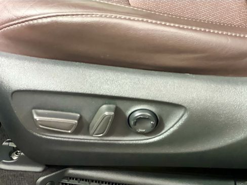 Used 2022 Toyota Sienna Platinum image 15