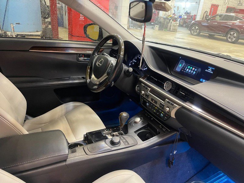 Used 2013 Lexus ES 350 w/ Premium Pkg FWD image 2