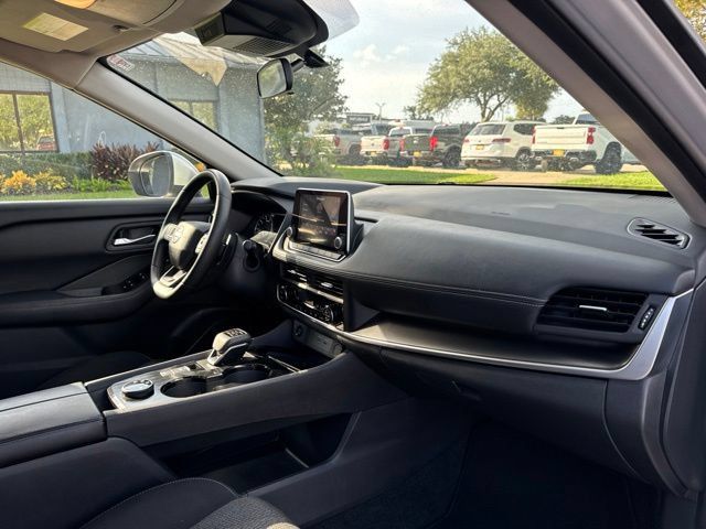 Used 2025 Nissan Rogue SV AWD/4WD image 10