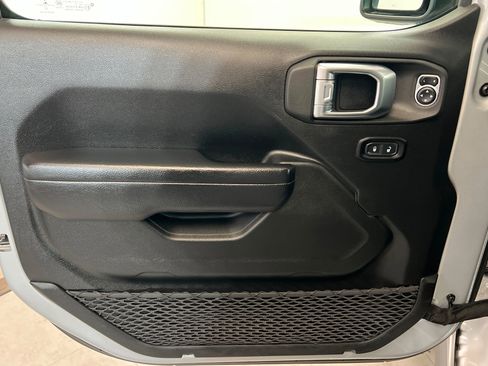 Used 2023 Jeep Wrangler Unlimited Rubicon 4xe w/ Steel Bumper Group AWD/4WD image 14