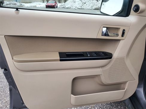 Used 2011 Ford Escape Limited w/ 302A Rapid Spec Order Code image 9