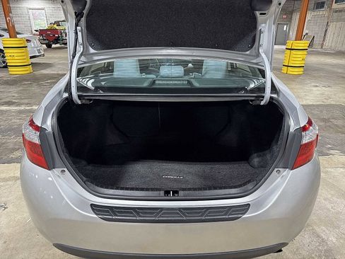 Used 2014 Toyota Corolla LE image 10
