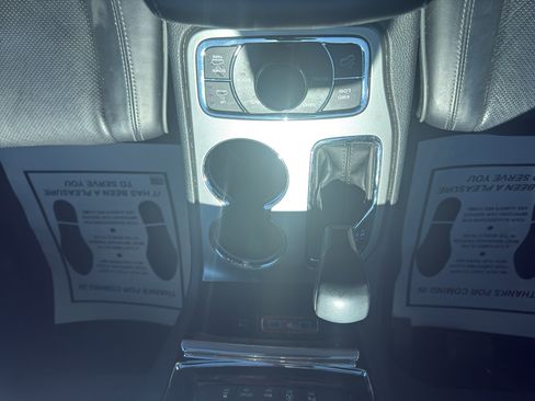 Used 2024 Jeep Grand Cherokee L Overland image 15