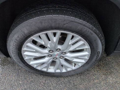 Used 2024 GMC Acadia Elevation image 12