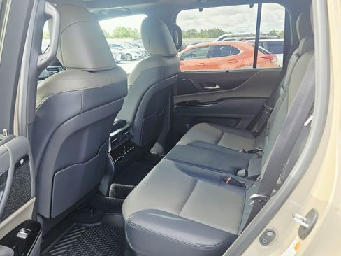 Used 2025 Lexus LX 700h Overtrail AWD/4WD image 13
