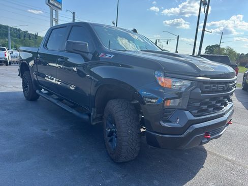 Used 2022 Chevrolet Silverado 1500 Custom Trail Boss w/ LPO, Dark Essentials Package AWD/4WD image 3