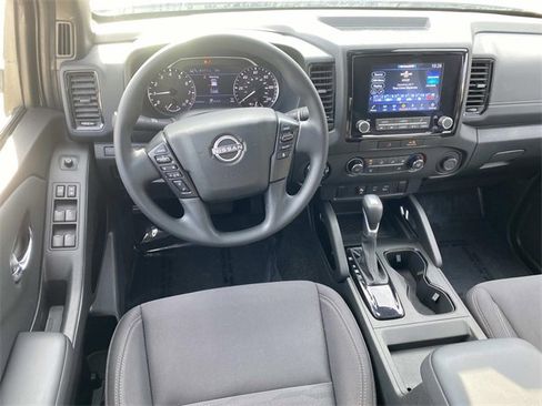 Used 2023 Nissan Frontier SV w/ Midnight Edition Package image 17