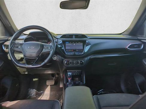 Used 2021 Chevrolet TrailBlazer RS w/ Technology Package image 18