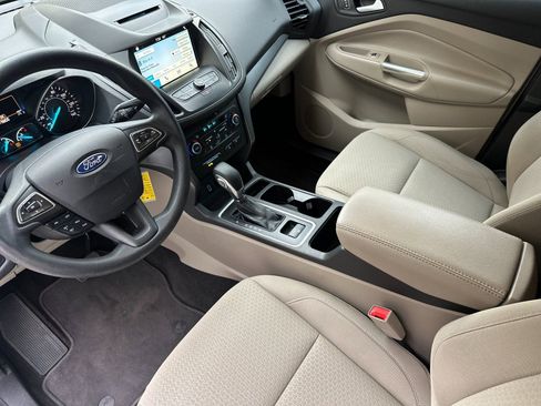 Used 2018 Ford Escape SE w/ SE Sync 3 Package image 9