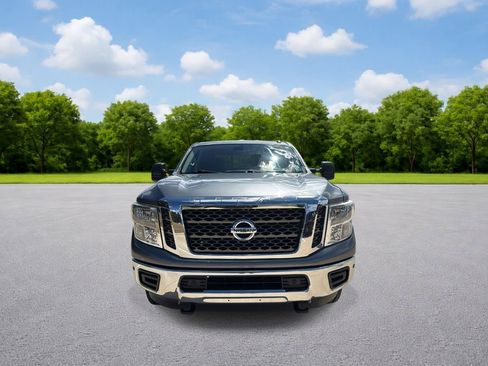 Used 2018 Nissan Titan SV w/ SV Convenience Package AWD/4WD image 2