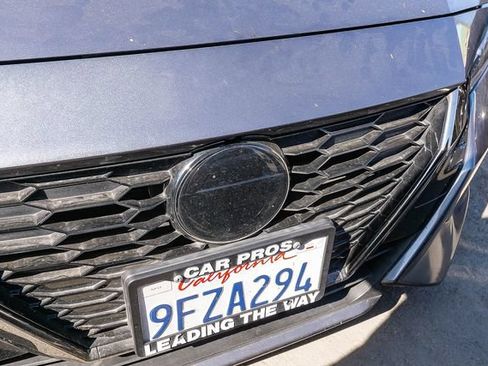 Used 2022 Nissan Sentra SR w/ SR Premium Package FWD image 4
