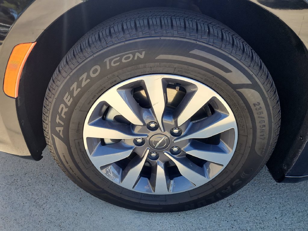 Used 2024 Chrysler Pacifica Limited FWD image 10