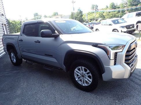 Used 2022 Toyota Tundra SR5 AWD/4WD image 11