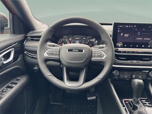 New 2026 Jeep Compass Latitude image 31