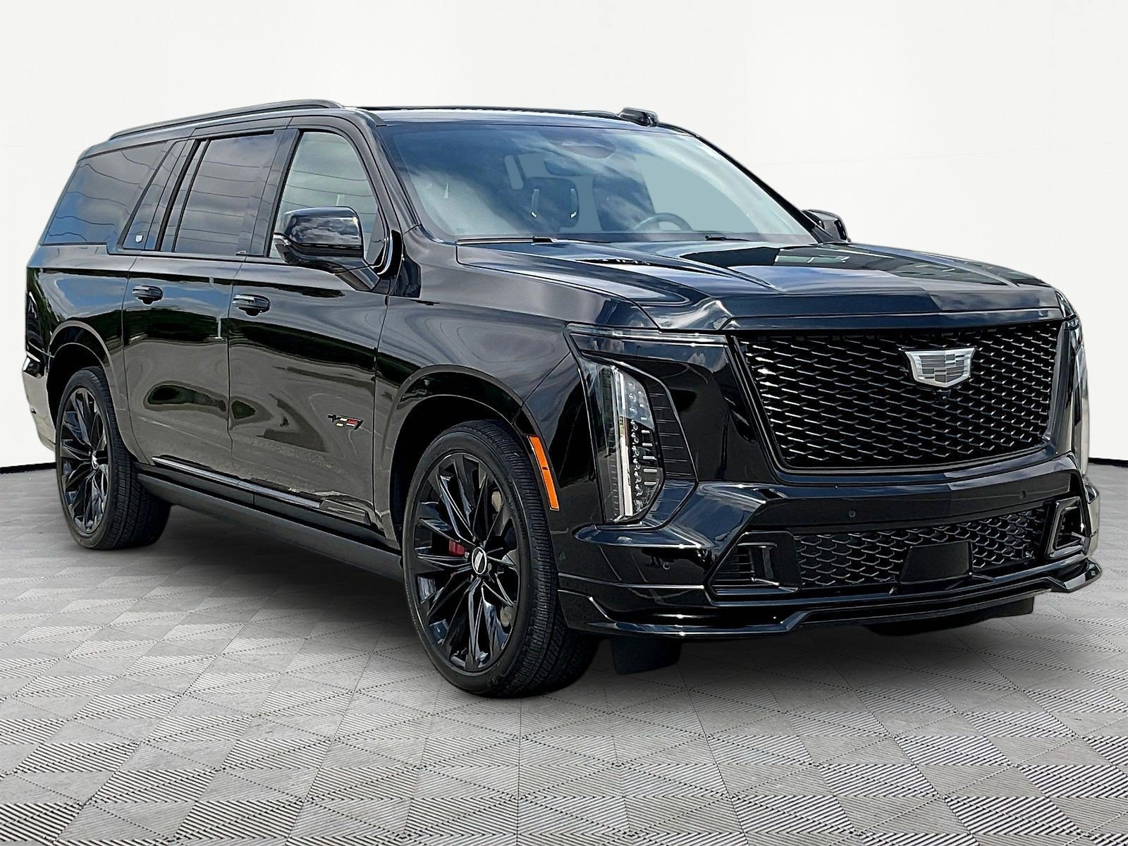 Used 2026 Cadillac Escalade ESV V w/ LPO, ONYX Package AWD/4WD image 3