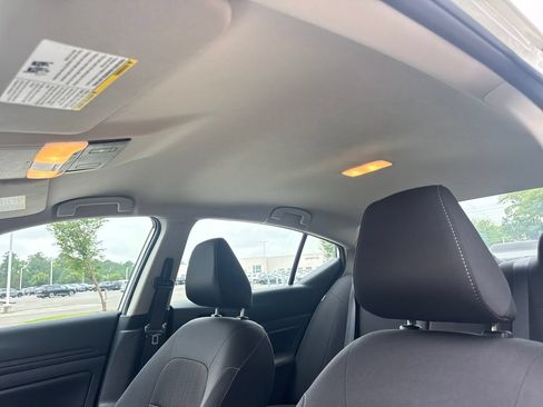 Used 2025 Nissan Altima 2.5 SV FWD image 31