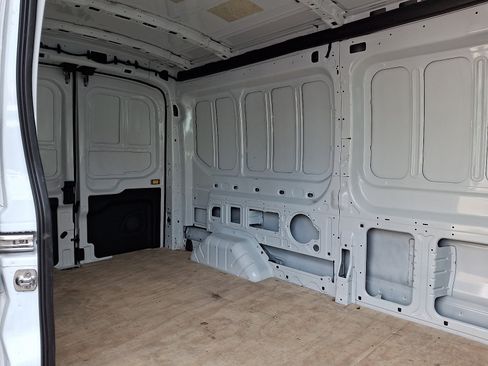 Used 2025 Ford Transit 250 148 Medium Roof RWD image 11