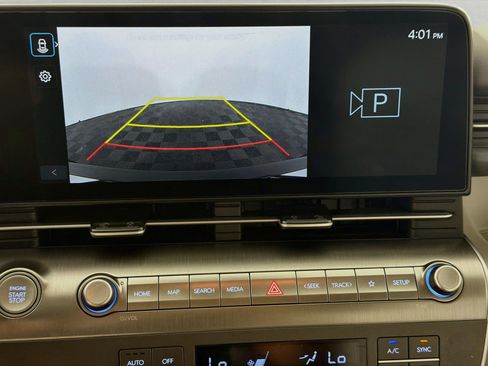 Used 2025 Hyundai Kona SEL FWD image 23