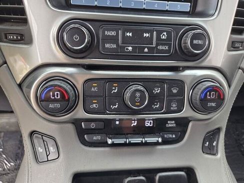 Used 2019 Chevrolet Suburban LT RWD image 6