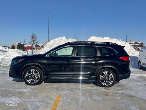 Used 2023 Subaru Ascent Limited w/ Technology Package image 1