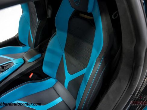 Used 2025 Lamborghini Revuelto AWD/4WD image 20