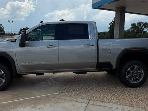 New 2026 GMC Sierra 2500 SLE w/ SLE Value Package; AWD/4WD image 4