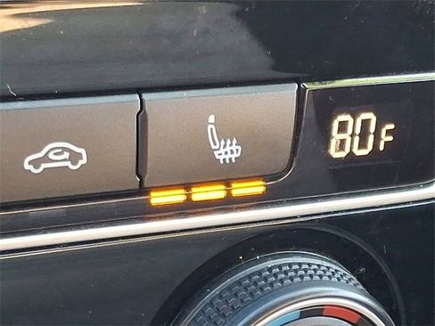 Used 2018 Volkswagen Passat 3.6 image 25