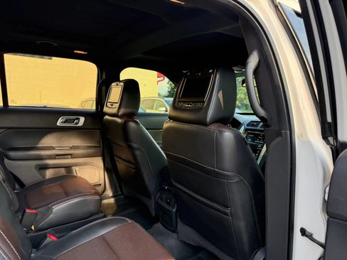 Used 2015 Ford Explorer Sport w/ Equipment Group 401A AWD/4WD image 17