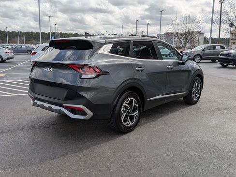 Used 2025 Kia Sportage LX image 3