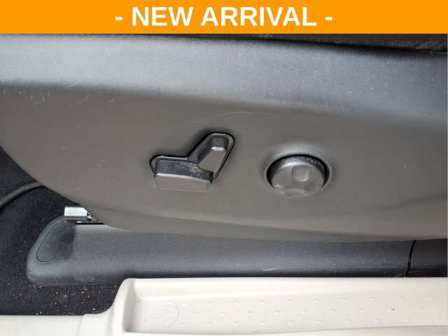 Used 2024 Chrysler Pacifica Limited FWD image 16