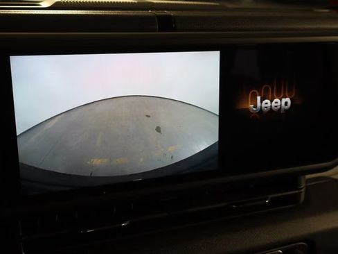 Used 2025 Jeep Wrangler Sport AWD/4WD image 40