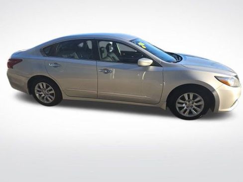 Used 2018 Nissan Altima 2.5 S w/ S Convenience Package image 8