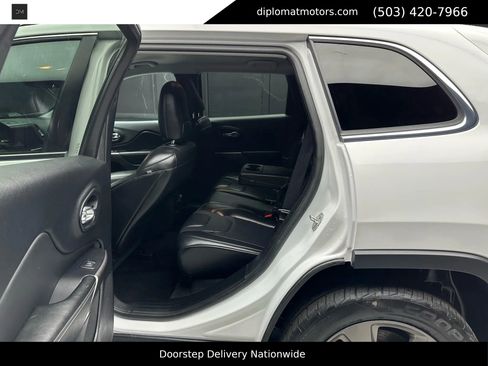Used 2019 Jeep Cherokee Limited image 20
