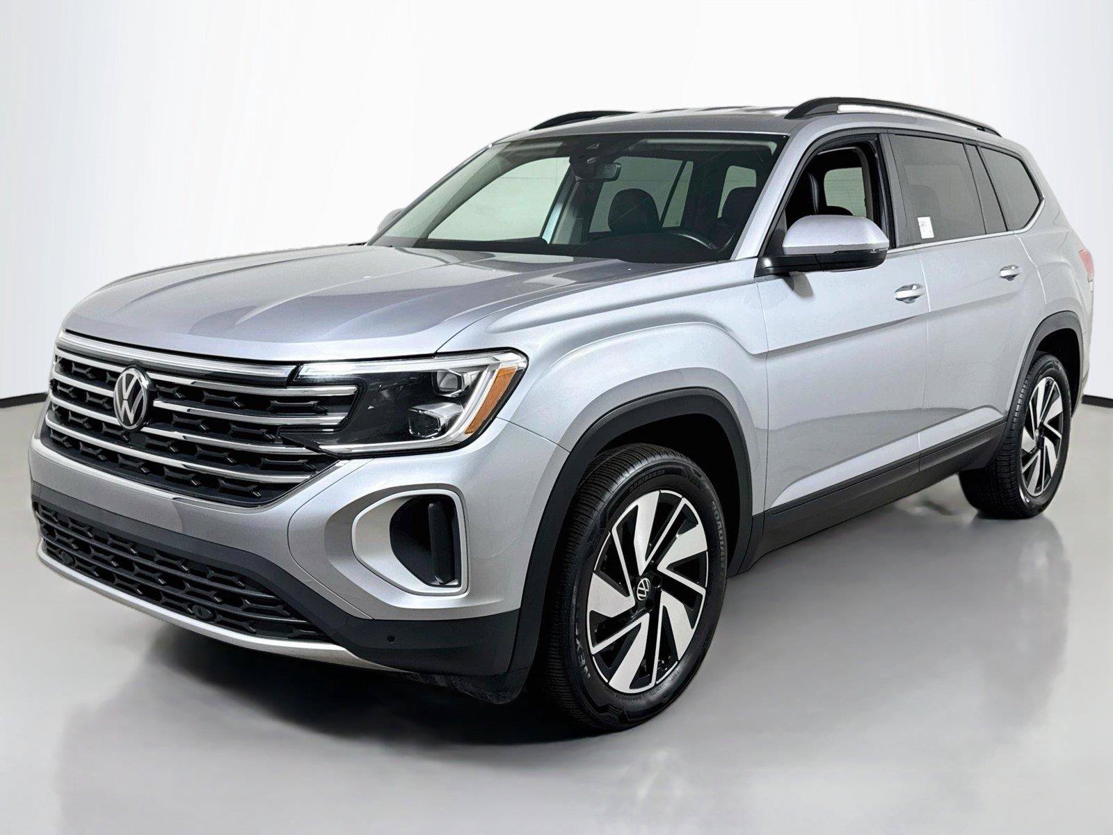 Used 2026 Volkswagen Atlas SE AWD/4WD image 1