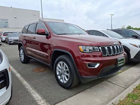 Used 2021 Jeep Grand Cherokee Laredo X AWD/4WD image 3
